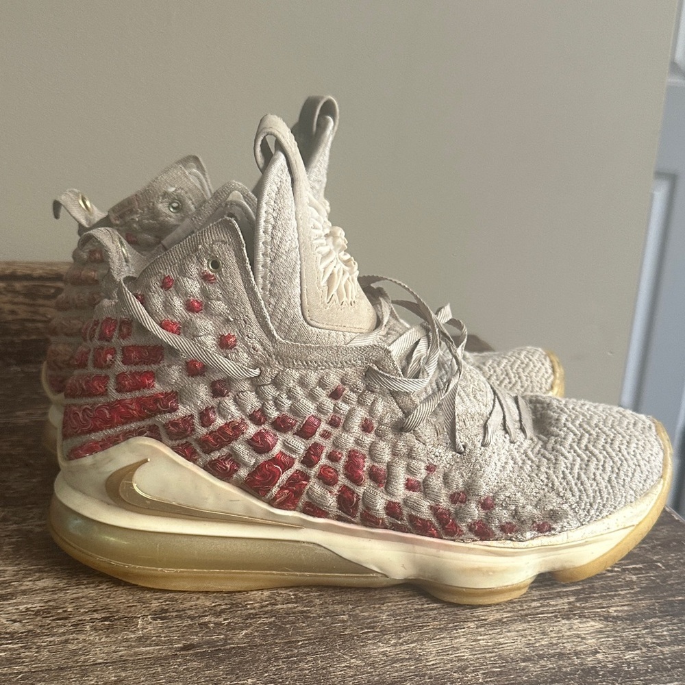 Nike LeBron 17 win win